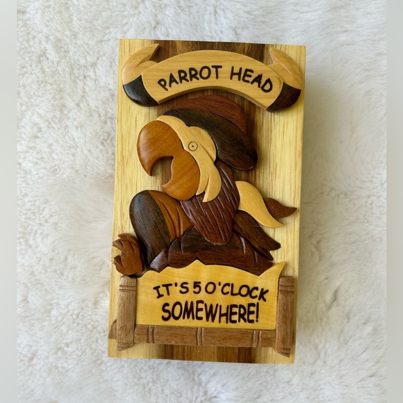 Carver Dans Parrot Head Wooden Box - Picture 1 of 1